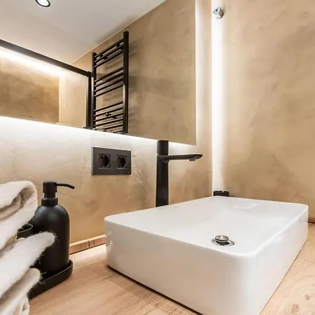 Petit Luxe Del Vall Apartment Terrassa