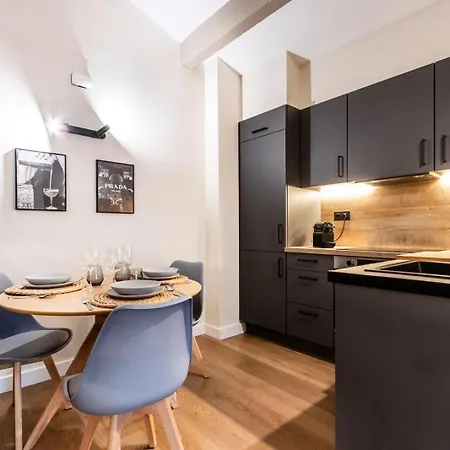 Petit Luxe Del Vall Apartment *